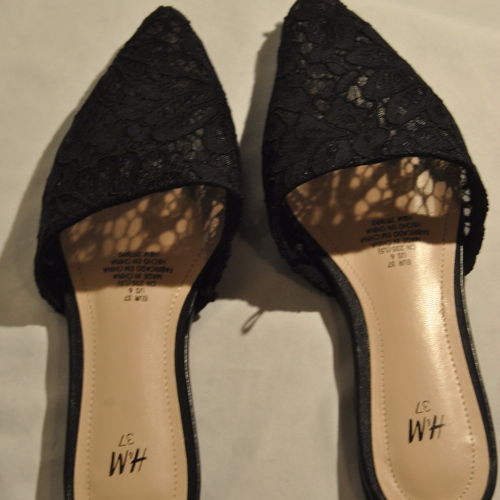H&M Black lace flats