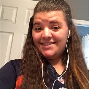 Meet your Posher, Holly