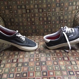 "Almost" new Men's Vans Black Leather 8.5