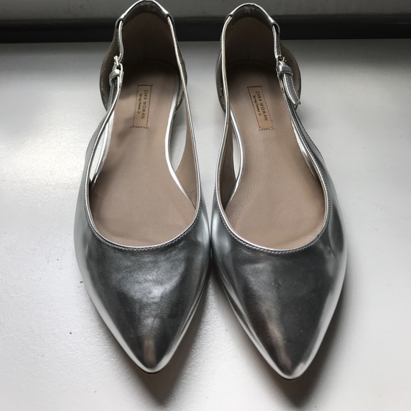 Zara Shoes - Zara silver pointed flats