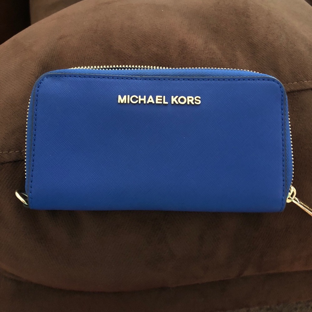 ❌SOLD❌ Michael Kors wristlet