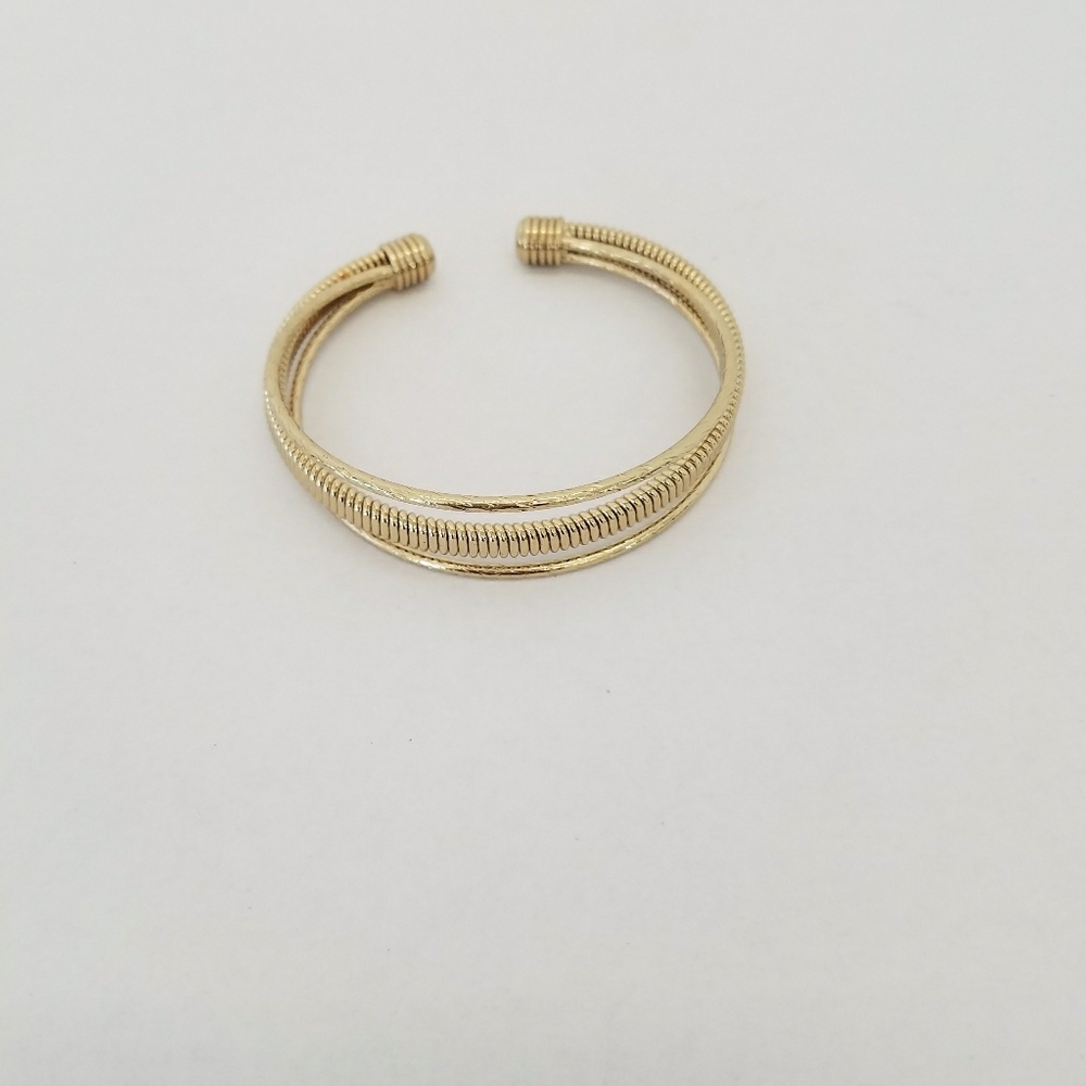 Small cuff bracelet