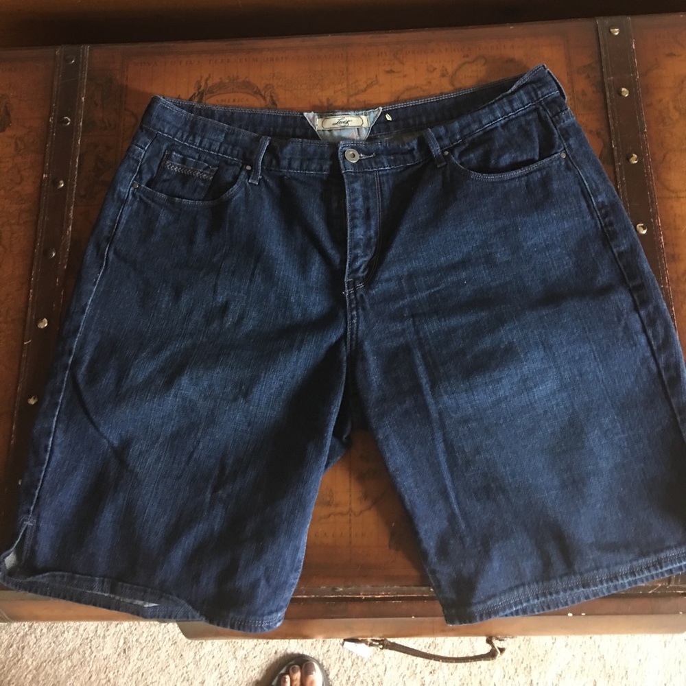 Levi’s Jean shorts size 18