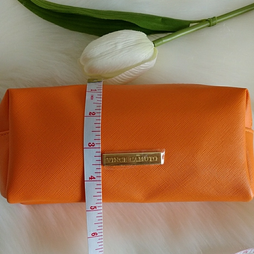 🌼VINCE CAMUTO COSMETIC BAG💞.NWT - Picture 7 of 8