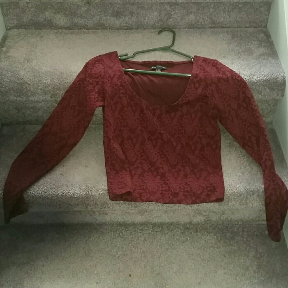 Maroon long sleeve crop top