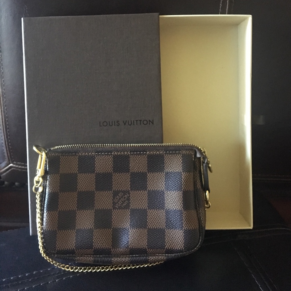 Louis Vuitton Damier mini pochette accessories