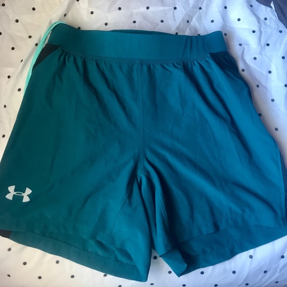 Under Armour Dry Fit Shorts - Picture 1 of 3