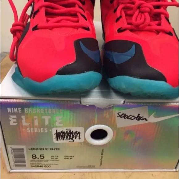 Nike Lebron Elite NEW w Box and snap cap main image 4