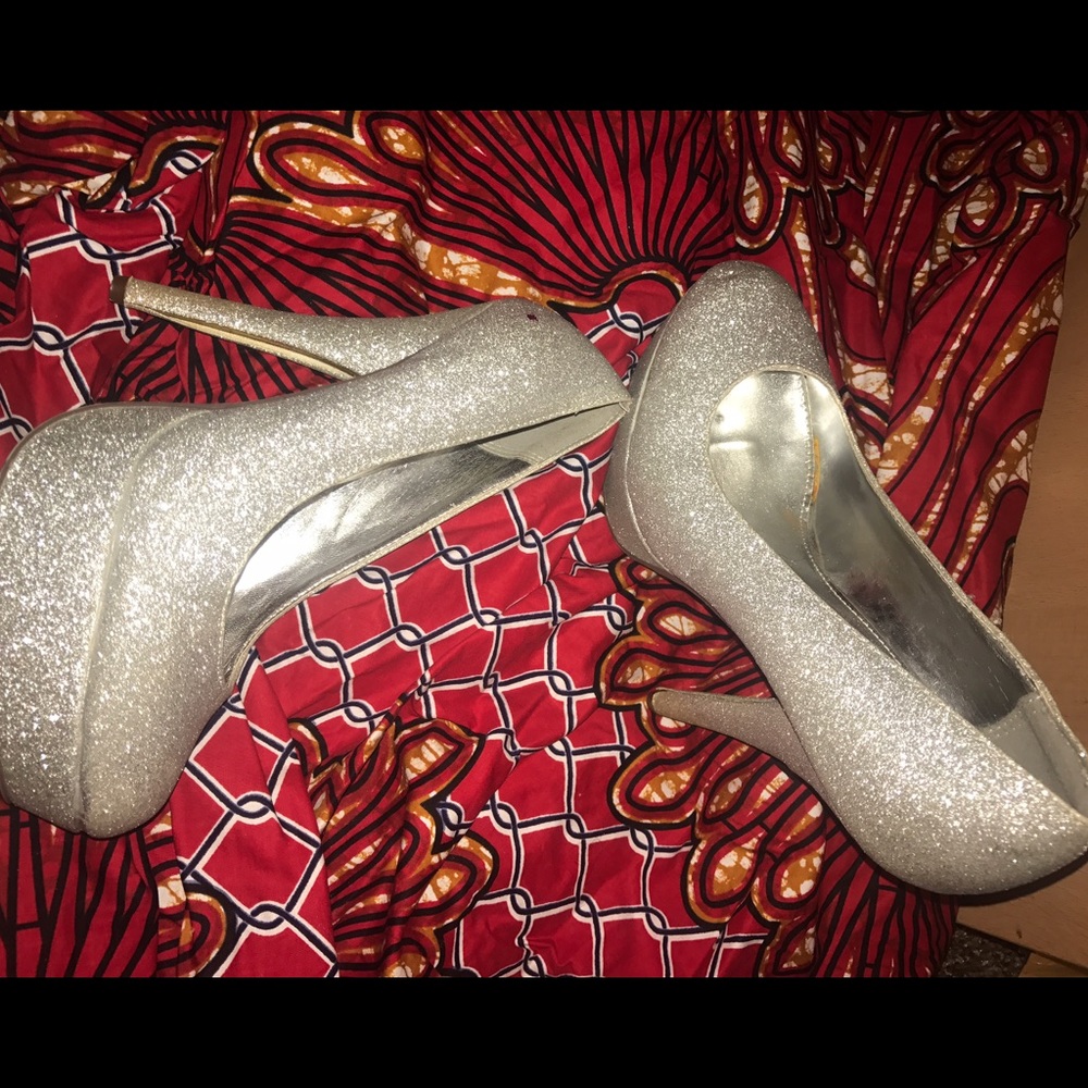 Silver Sparkly pumps