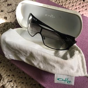 Oakley Sunglasses 🕶 😎*****FINAL PRICE*****