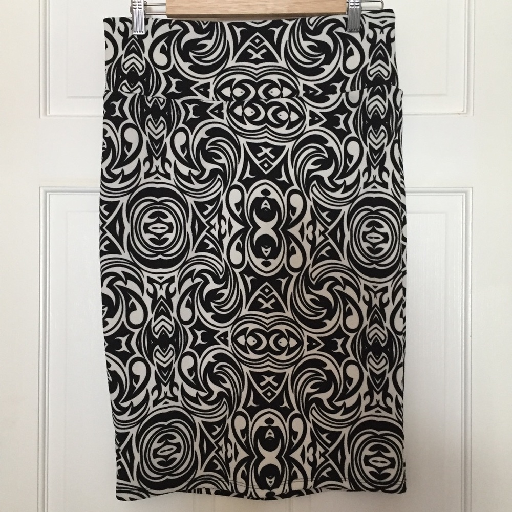 LuLaRoe Cassie Skirt, Black and White (M)