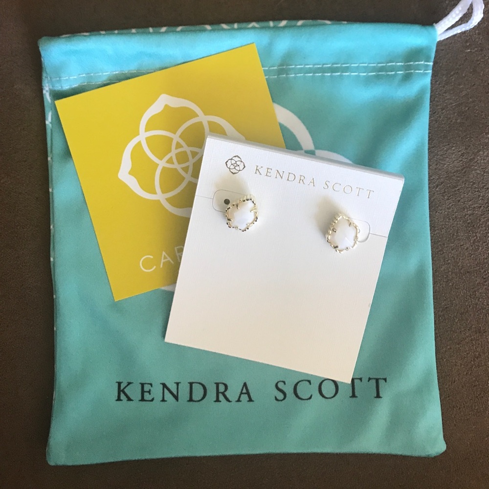 [SOLD] Kendra Scott Tessa Earrings NWT