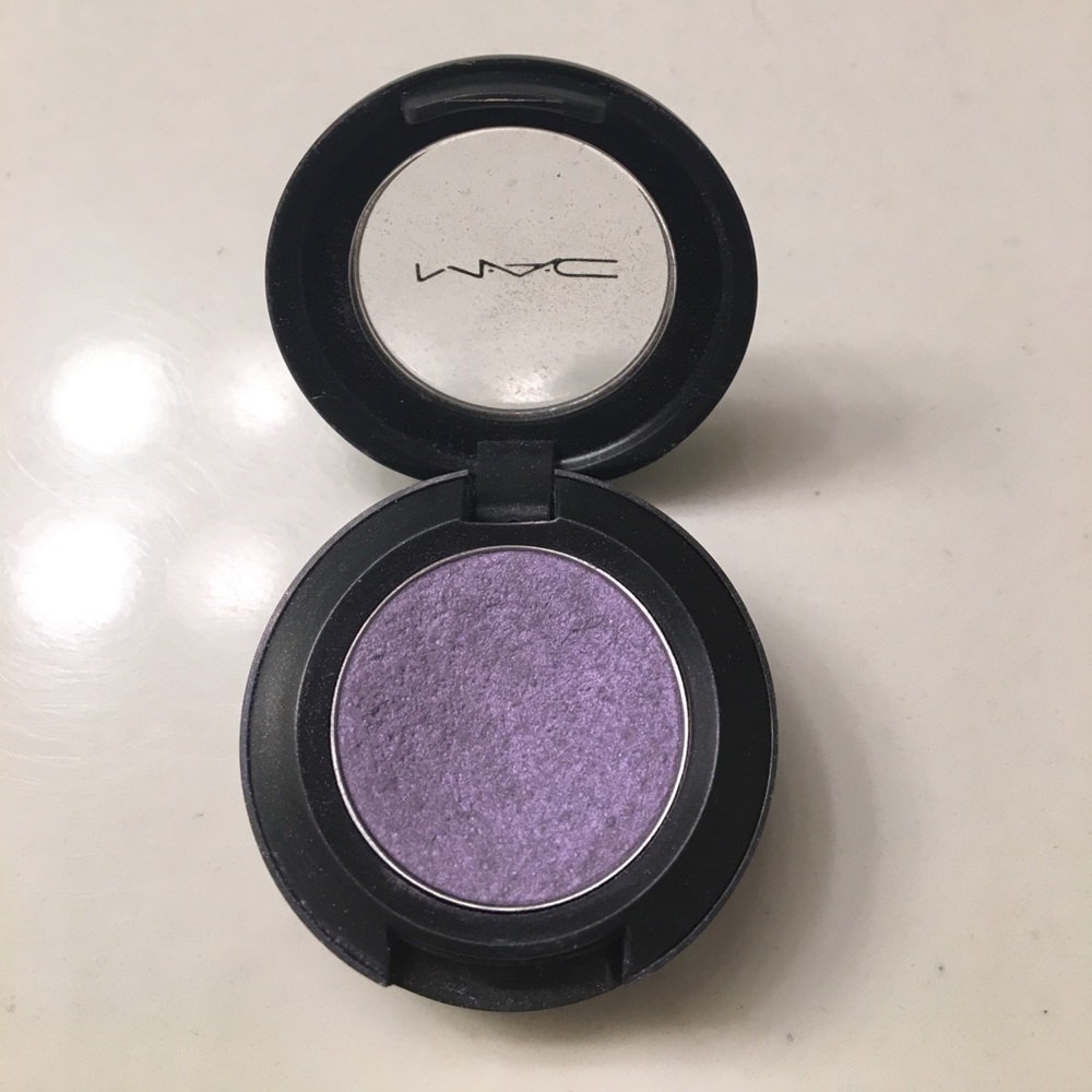 MAC eyeshadow Beautiful Iris