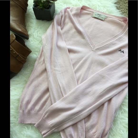 Light pink Burberry v-neck sweater - Picture 1 of 3