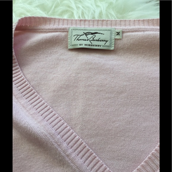 Light pink Burberry v-neck sweater - Picture 3 of 3