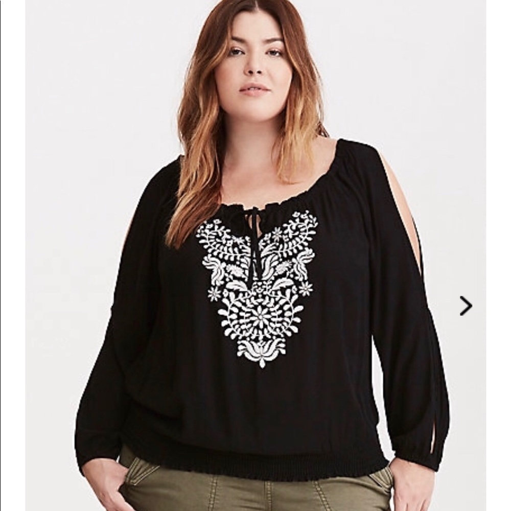 Torrid banded blouse 🖤