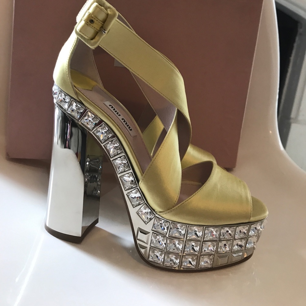 Miu Miu HP 🎉 Lookbook Crystal Heels NWT Runway