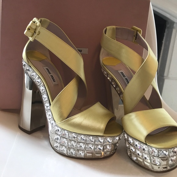 Miu Miu HP 🎉 Lookbook Crystal Heels NWT Runway - Picture 2 of 8