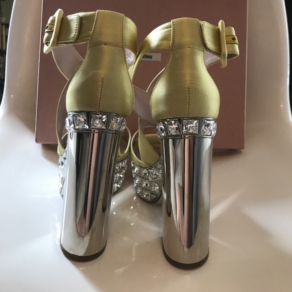 Miu Miu HP 🎉 Lookbook Crystal Heels NWT Runway - Picture 3 of 8