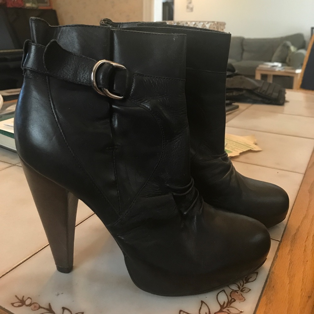 Steve Madden ‘Myranda’ High heeled booties 7.5
