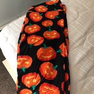 HALLOWEEN Lularoe leggings!