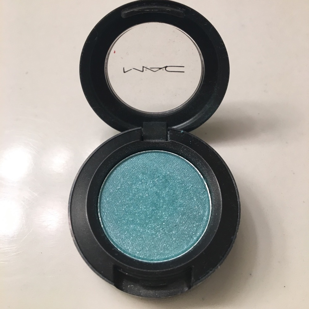 MAC eyeshadow Aquadisiac