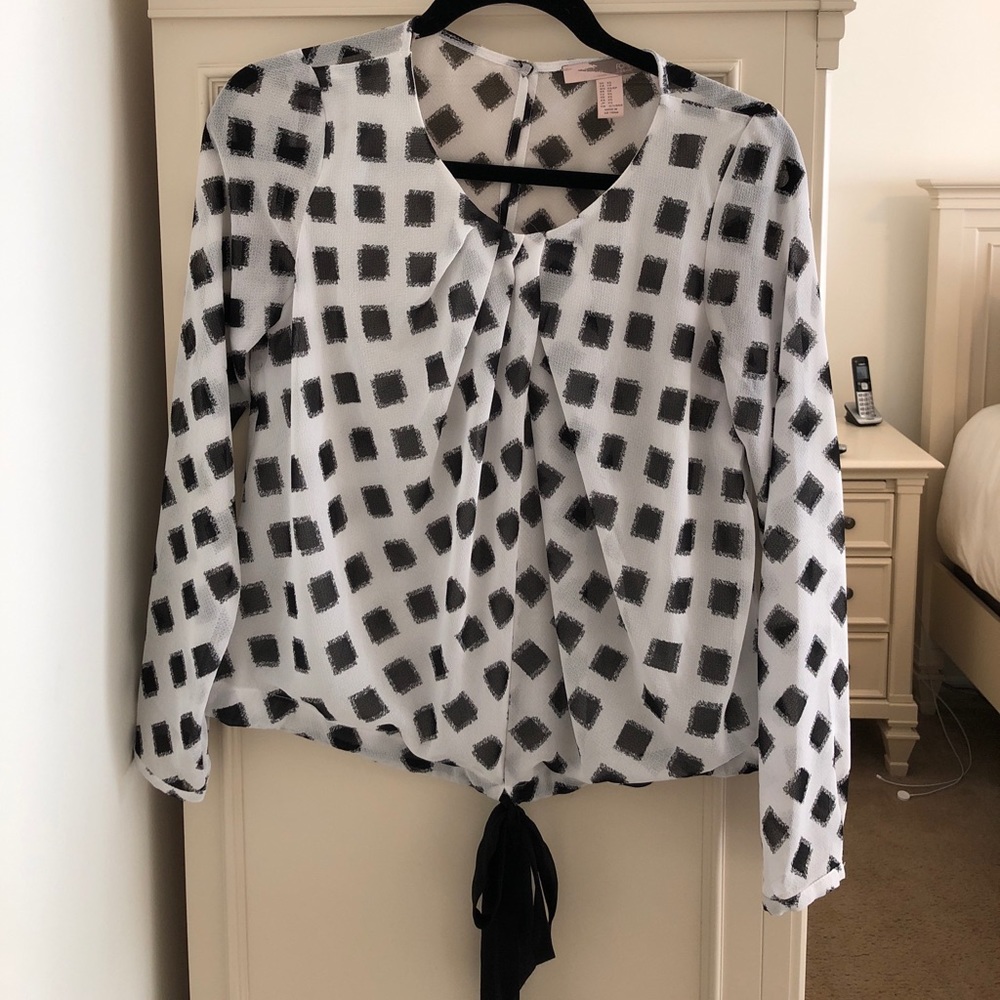 Forever 21 Black and White Pattern Blouse