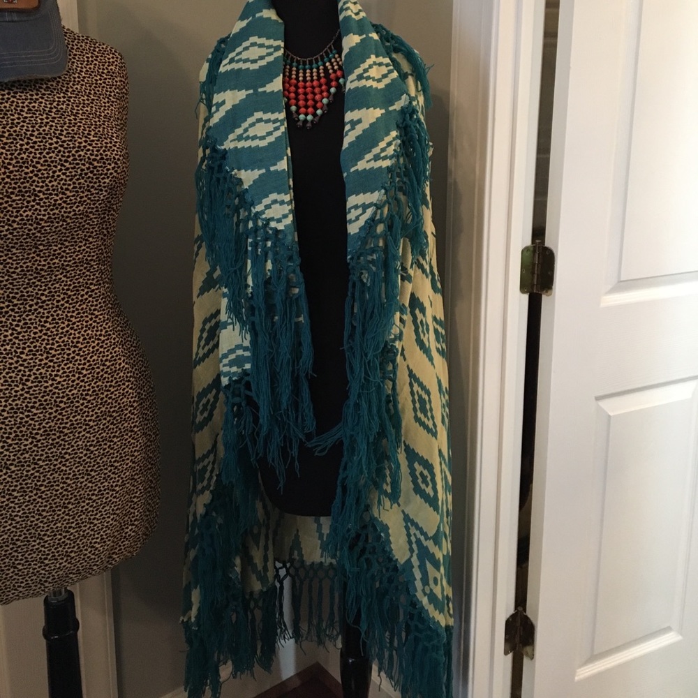 NWT fringed long vest/shawl