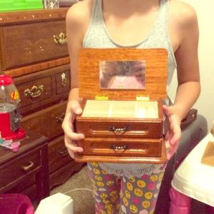 Jewelry box