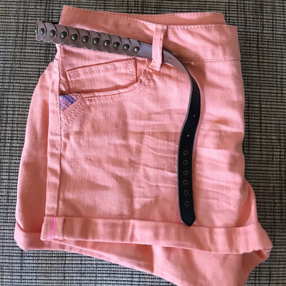 Like new jean shorts with belt