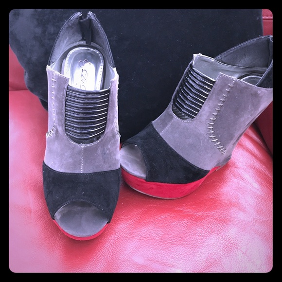 Multicolored Wedge - Picture 3 of 7