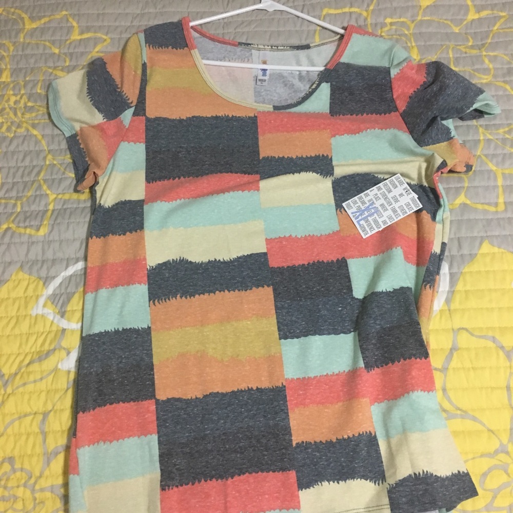 Lularoe XL Classic Tee- new with tags