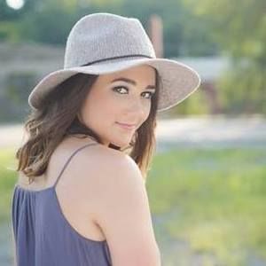 Meet your Posher, Sabrina