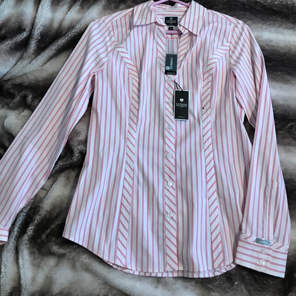 Express “the essential” shirt