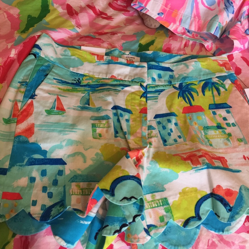 Crown and Ivy shorts NWT