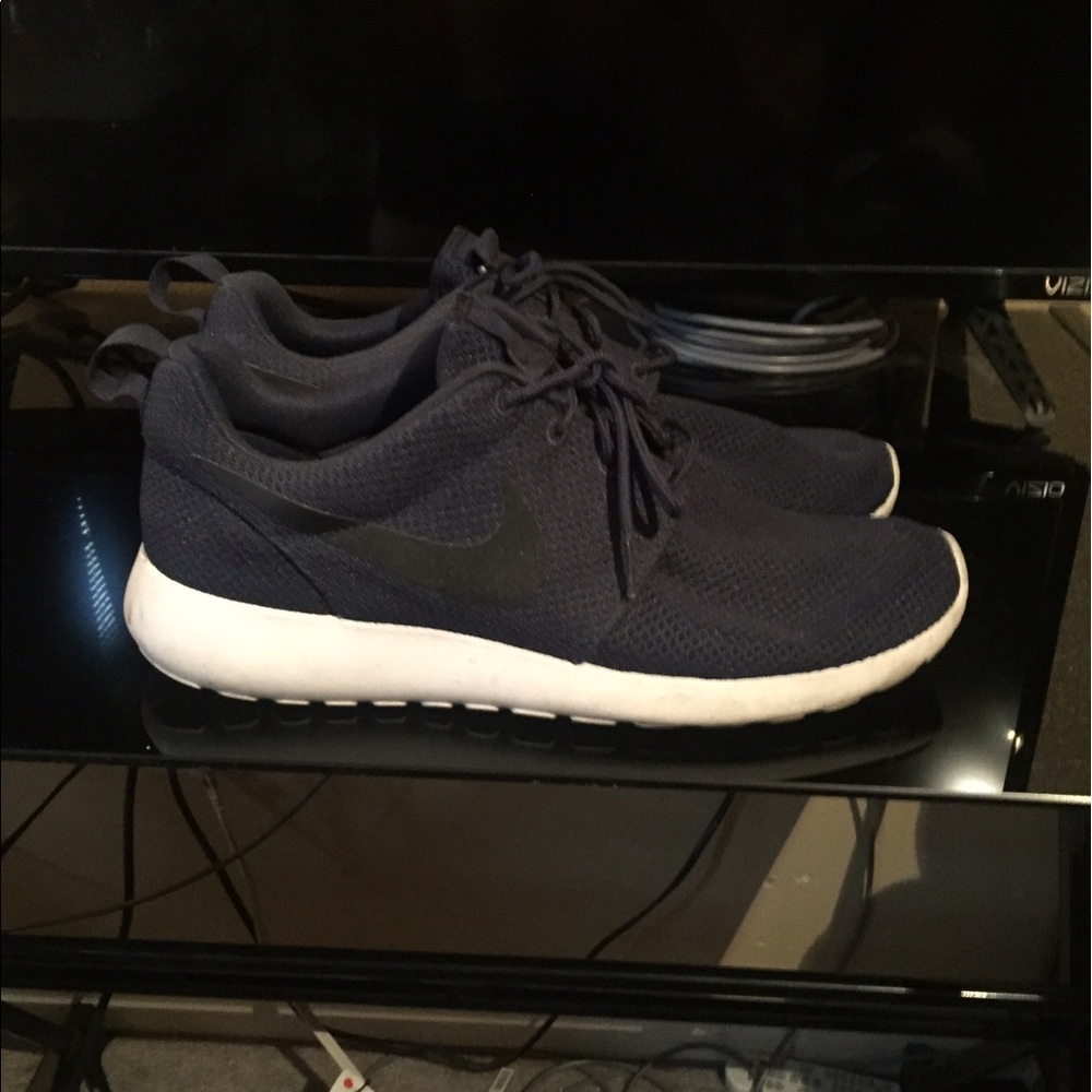 Roshe Run | Mens size 9.5