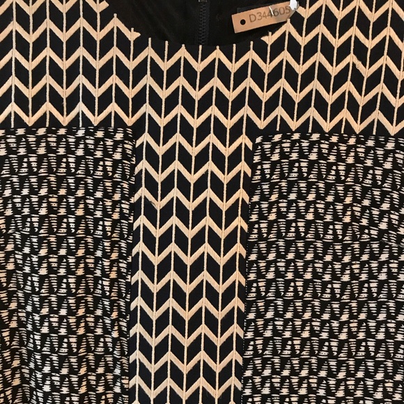 TMHL Dress - Picture 3 of 4