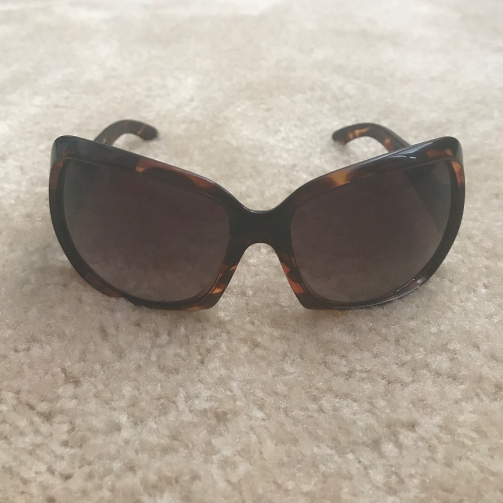 Women’s large electric sunglasses 🕶