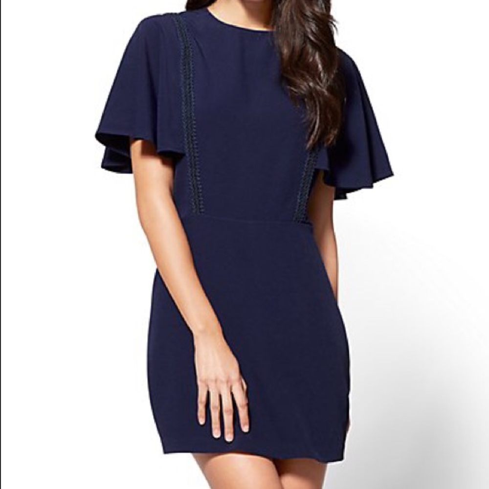 NEW YORK & COMPANY Flutter- sleeve romper