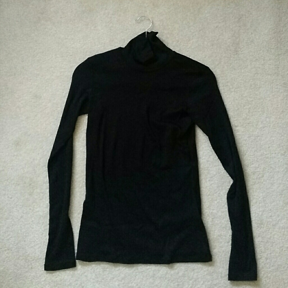Cuyana black turtleneck