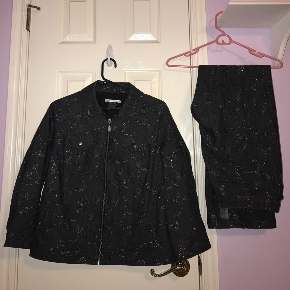 Peter Nygård Jacket & Pants Set