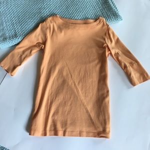 Like new butternut squash colored 3/4 sleeve tee.