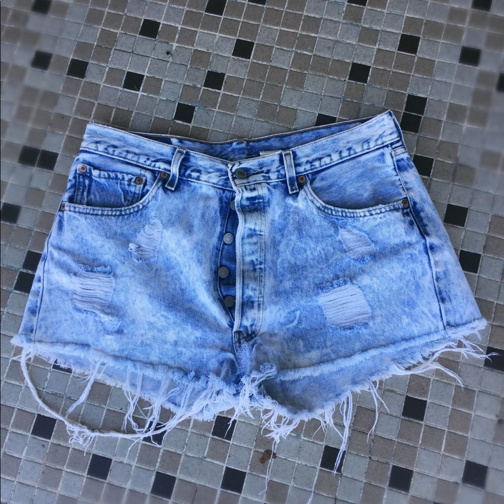 Vintage Levi High Waisted Acid Wash Denim Shorts