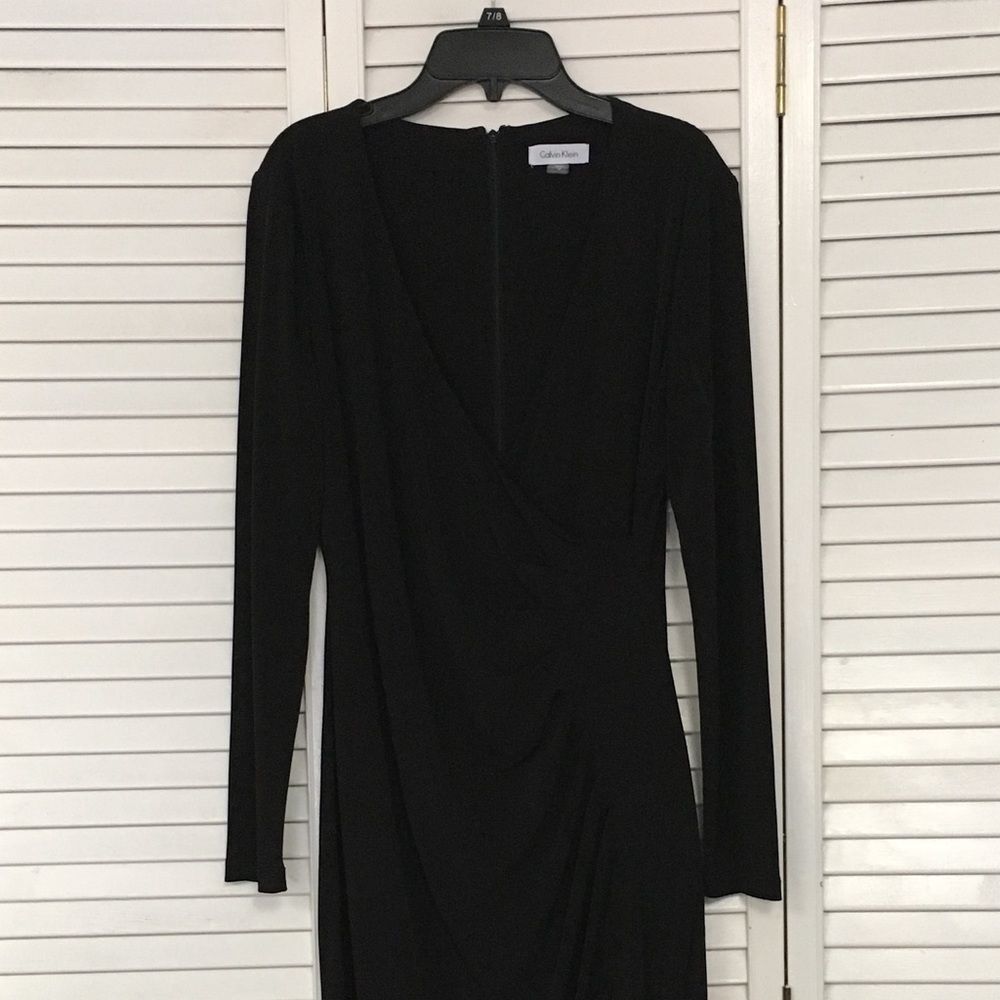 Calvin Klein Long Sleeve V-Neck Black Dress sz 10