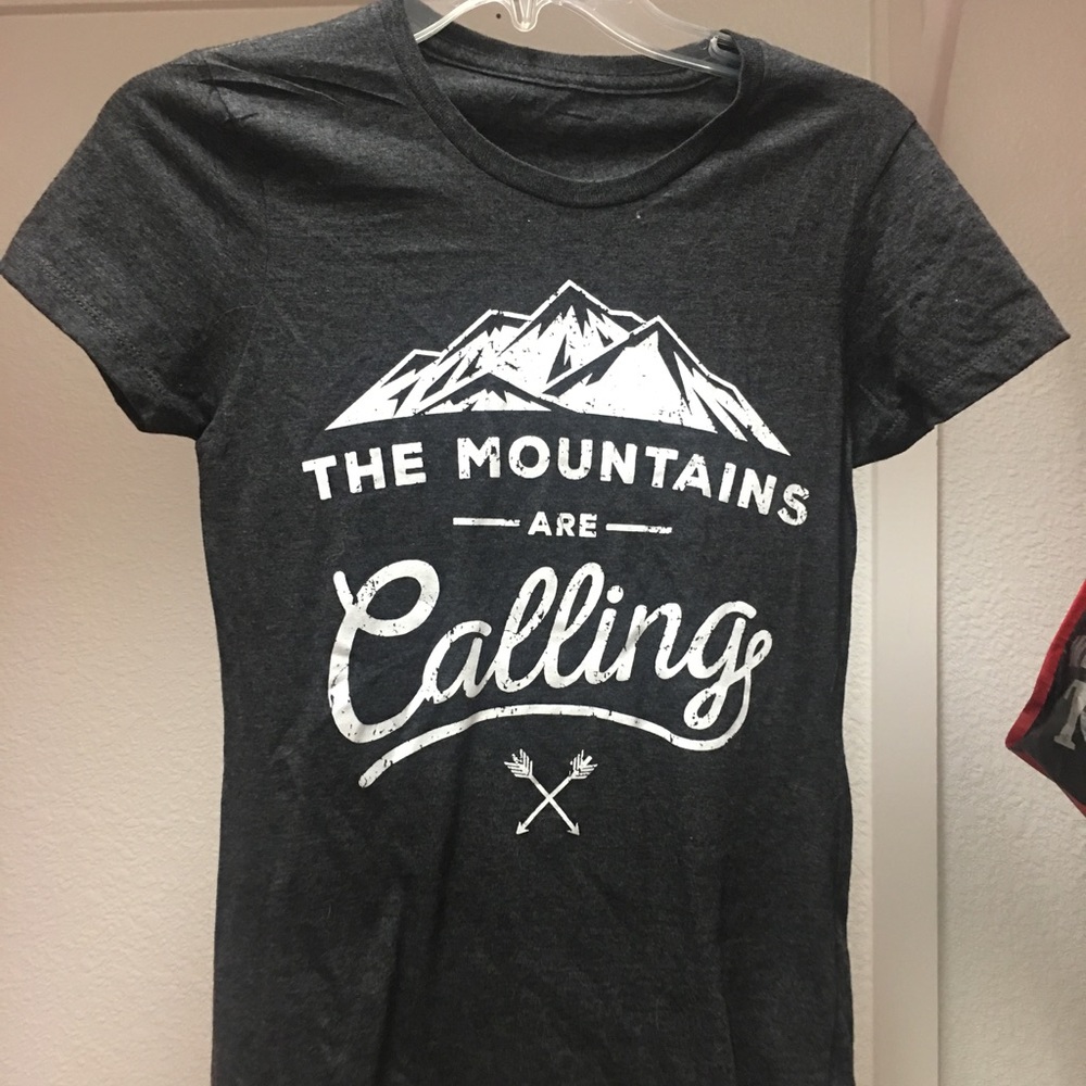 The mountains are calling gray fitted tee