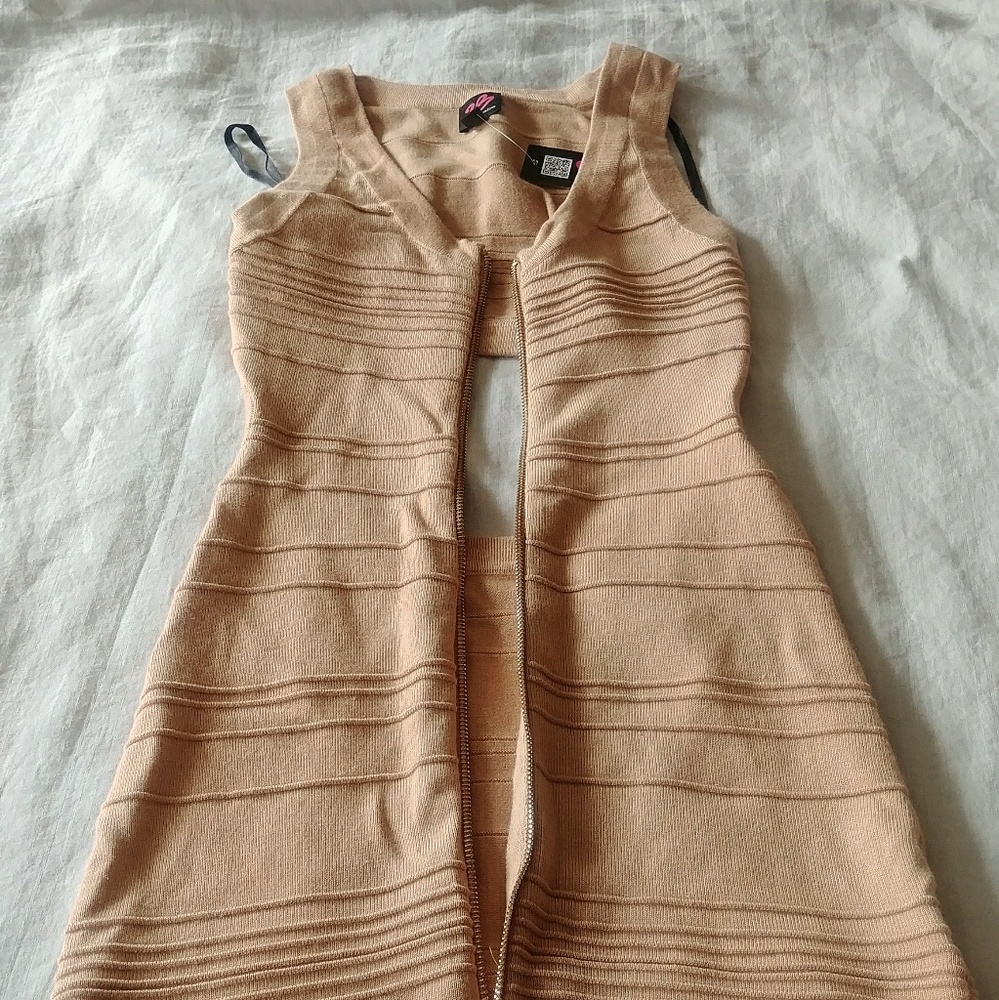 2b Bebe zipper up dress