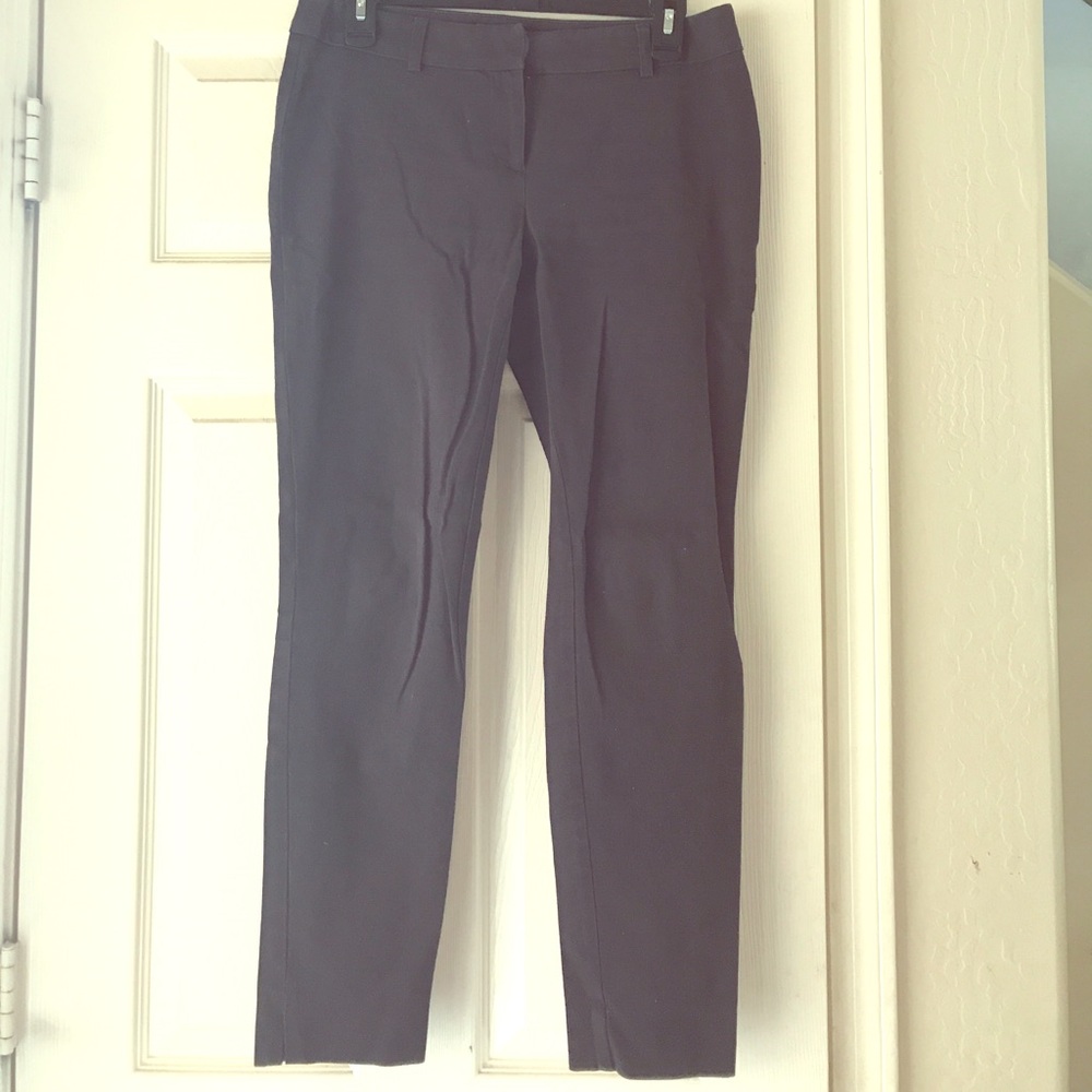 APT. 9 Modern Fit black slacks. Size 4