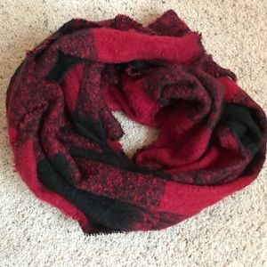 Hollister blanket scarf