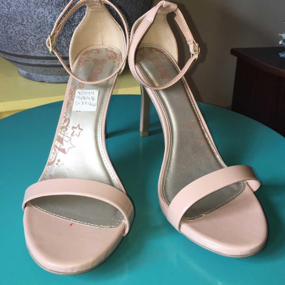 Never worn patent leather ankle strap heels sz 9W