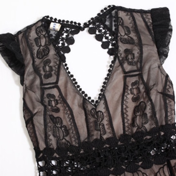 Black Lace Bohemian Dress - Picture 4 of 6